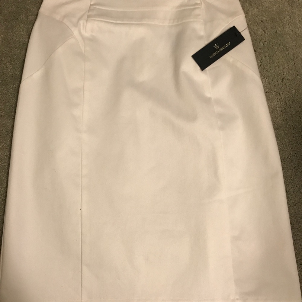 Worthington white skirt. Never worn.